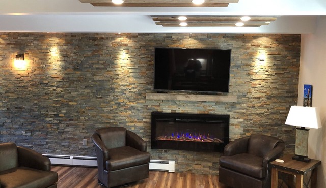 Luxurious, peaceful, family and dog friendly condo right on Ten Mile Creek!