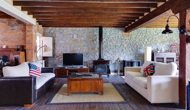 LUXURIOUS PENTHOUSE IN THE CENTER OF LAREDO, 3 minBEYBEACH, MOUNTAIN VIEWS AND FREE PARKING