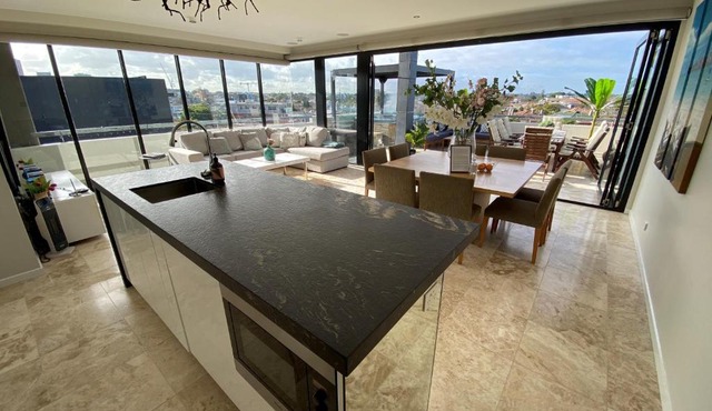 Luxurious Penthouse Oasis with Spa