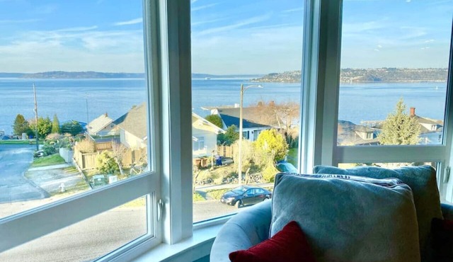 Luxurious Penthouse with Bay View in Old Town Tacoma