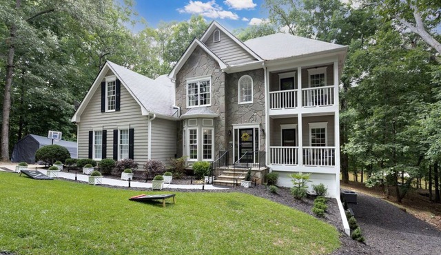 Luxurious & Private Lake Lanier Waterfront Vacation Rental