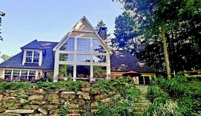 Luxurious Private Retreat and Riverfront Estate