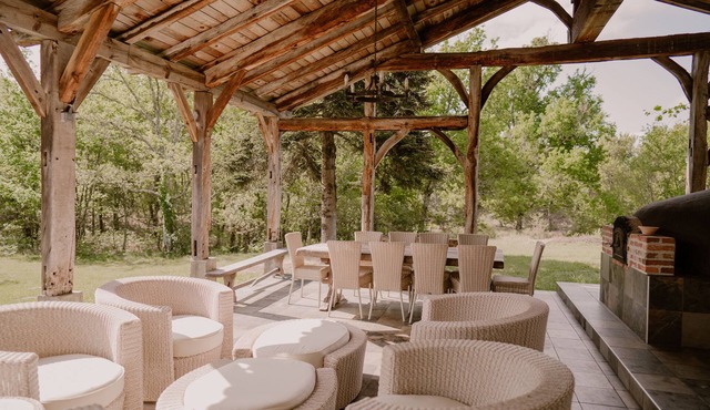 Luxurious property with Spa & Lake near the ocean