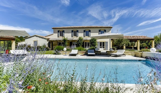 Luxurious Provencal Bastide near Aix en Provence and Luberon