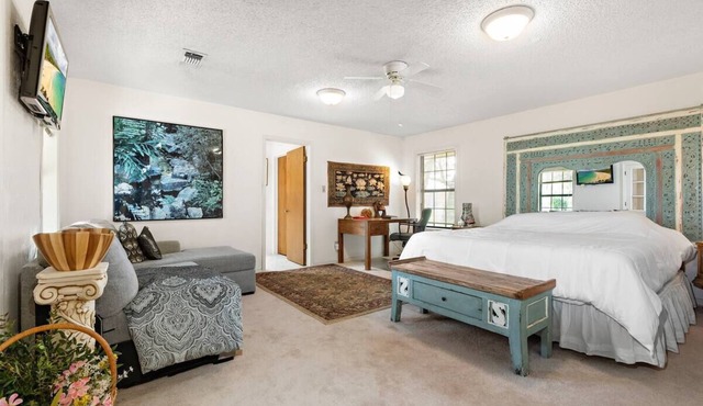 Luxurious Ranch Retreat. nPeaceful, beautiful, safe, clean… nParadise found!