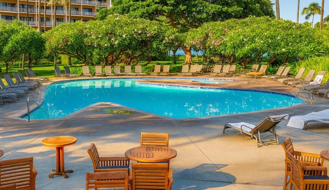 Luxurious Resort in The Heart of Maui! 3 Units, Steps to Honokowai Beach Park