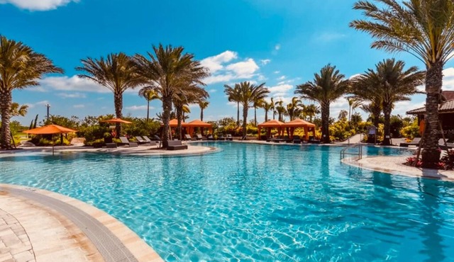 Luxurious Retreat at Esplanade of Lakewood Ranch!