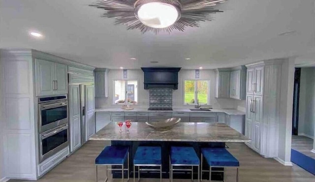 Luxurious retreat for body&soul/king suite/hot tub