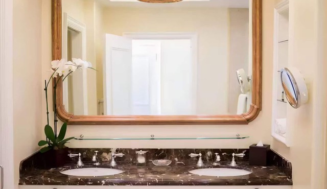 Luxurious retreat in a 2 Bedroom Suite at the 4 Seasons Aviara in Carlsbad