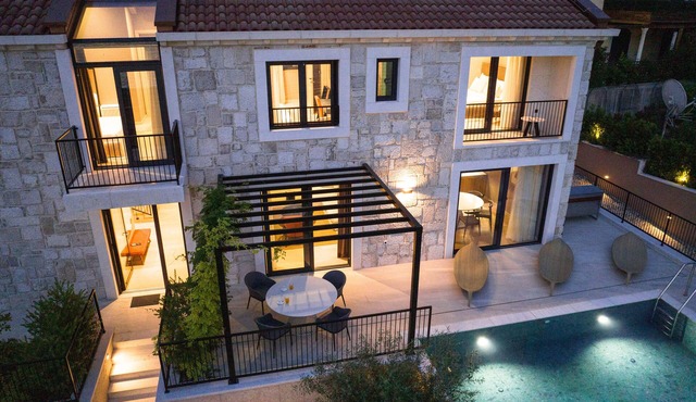 Luxurious retreat just steps away from the sea