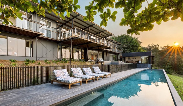 Luxurious retreat on acreage, 12 k's from the city. Large family friendly!!