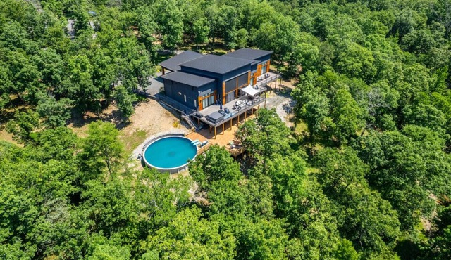 Luxurious Retreat | Private Creek View | Hot Tub