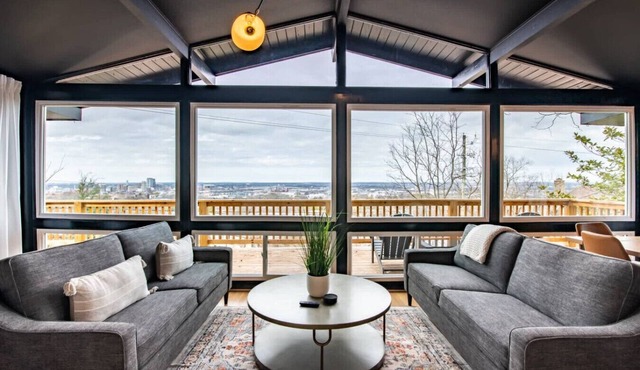 Luxurious Retreat w/Stunning Views | Sleeps 16