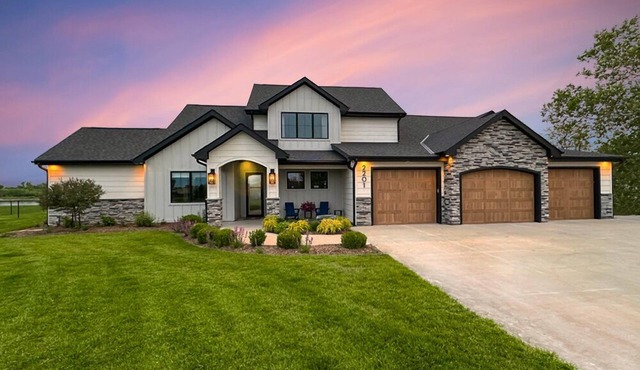 Luxurious River House with 5bdr 3bth 3000+sqft
