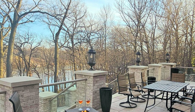 Luxurious Riverfront, Indoor Golf, Gym, Nature paradise