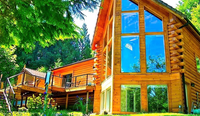 ⭐Luxurious Riverfront Log Home Estate @vacationloghome