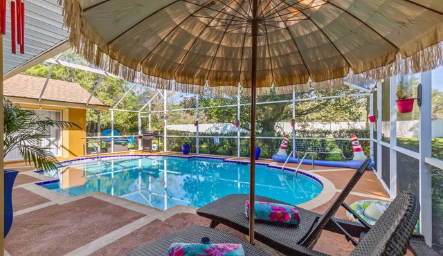Luxurious Roman Style Pool Home in Brooksville Near Weeki Wachee and Beaches