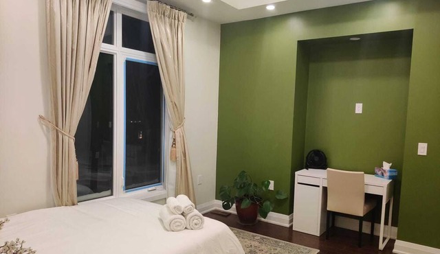 Luxurious Rooms in Pickering