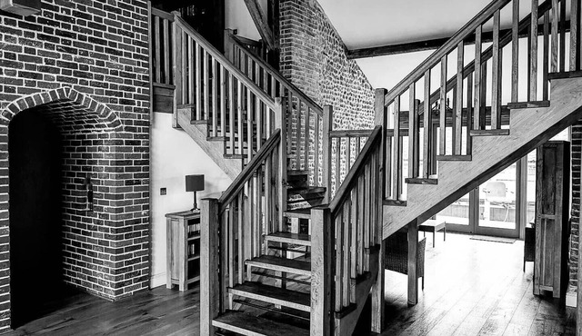 Luxurious Rural Barn with Pool & Hydrotherapy Spa. Miles of unspoilt beaches.