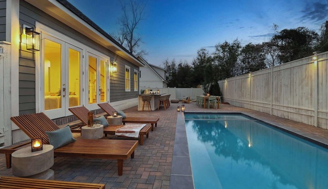 Luxurious Savannah Homes | Heated Pool