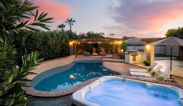 Luxurious Scottsdale Oasis with Private Pool & Modern Amenities