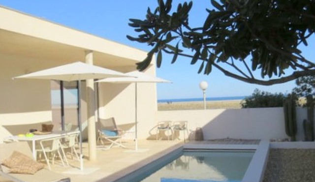 Luxurious Sea-Facing Villa with Heated Pool - 4 Bedrooms, Private Beach Access