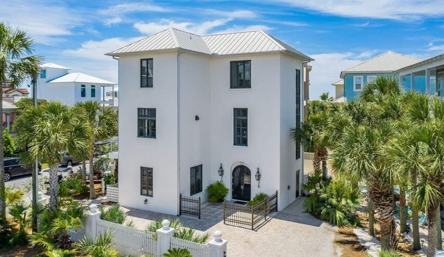 Luxurious Sea Grove Home with beach view and private beach Access.