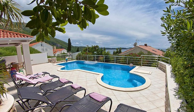 Luxurious Seaview Villa Pool Dubrovnik Plat for 22 people