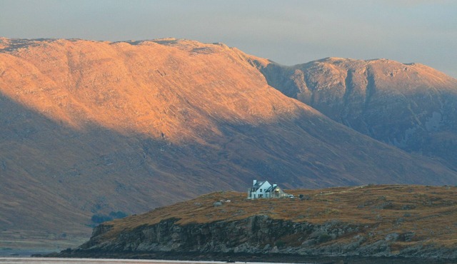 Luxurious,Secluded, Award-Winning Highland Eco-Lodge, Panoramic Hot-tub sea View
