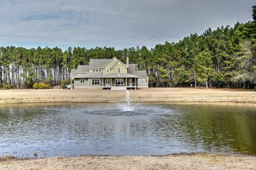 Luxurious Secluded Vineyard Estate with Private 32-Acre Vineyard & Fireplace Porch near Downtown Nashville, Georgia
