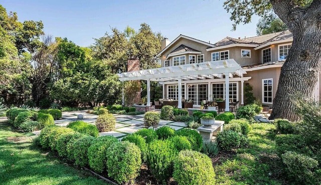 Luxurious Serene 5BR Encino Home Oasis