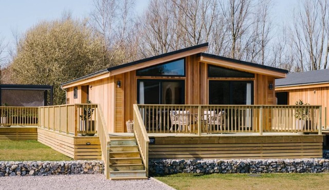 Luxurious Serenity, Grimsby