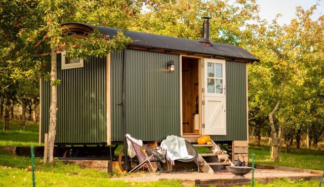 Luxurious shepherd's hut in a secluded countryside location with fantastic views