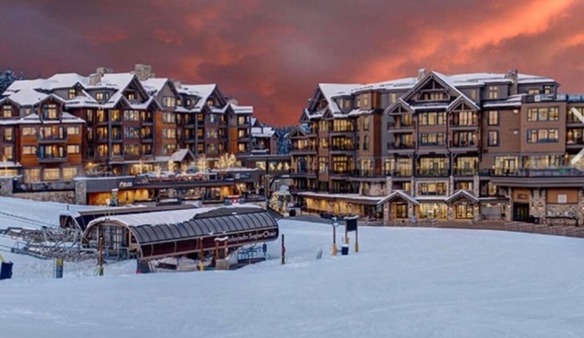 Luxurious Ski-in Ski-Out Resort! Amazing Amenties! Free shuttle to Breckinridge!