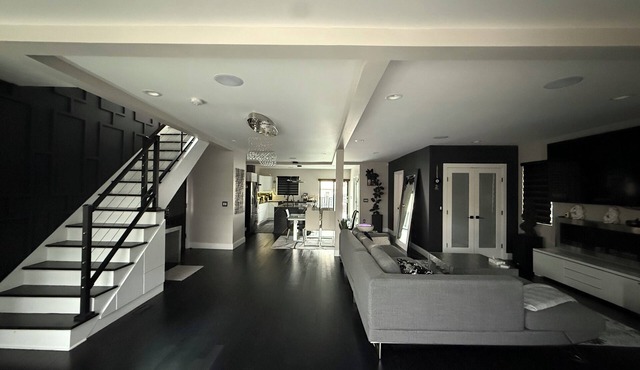 Luxurious Smart Home - Family Friendly - 7 mi to MetLife Stadium & 4 mi to NYC