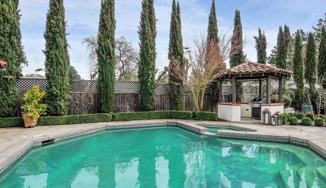 Luxurious Sonoma Villa with Pool/Spa - 1 mi. from Sonoma sq., 6 bikes!