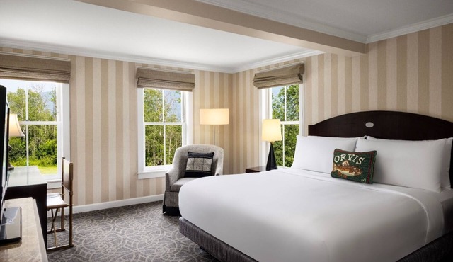 Luxurious Spa Stay with Indoor Pool & Access to Green Mountains