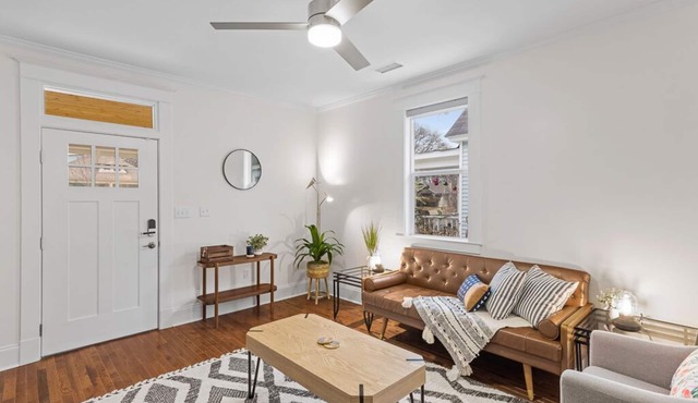 Luxurious + Spacious 3 BR In Midtown, LARGE backyard, Near food+Bar