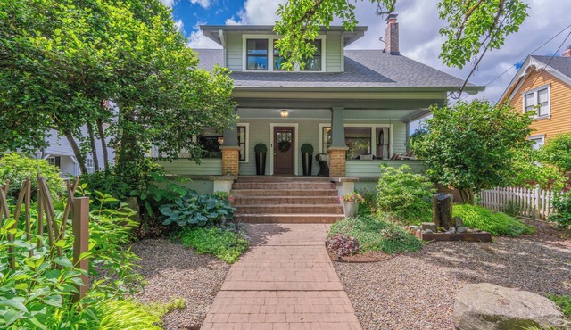 Luxurious, Spacious Pet-Friendly Home for Your Workcation In Wine Country