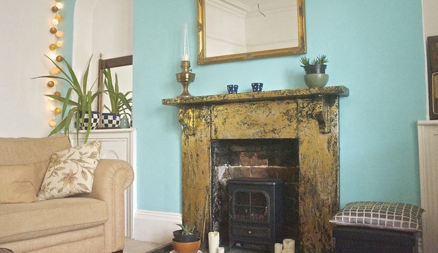 Luxurious, spacious, sunny town house 3 mins walk to the sea.