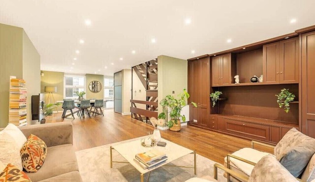 Luxurious & Spacious Townhouse