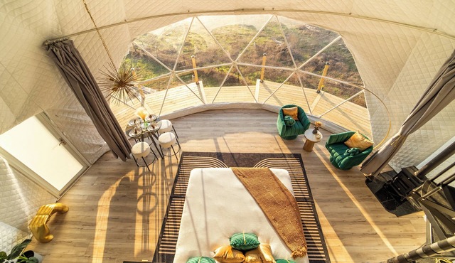 Luxurious Stargazer Dome Retreat in Stunning Nature
