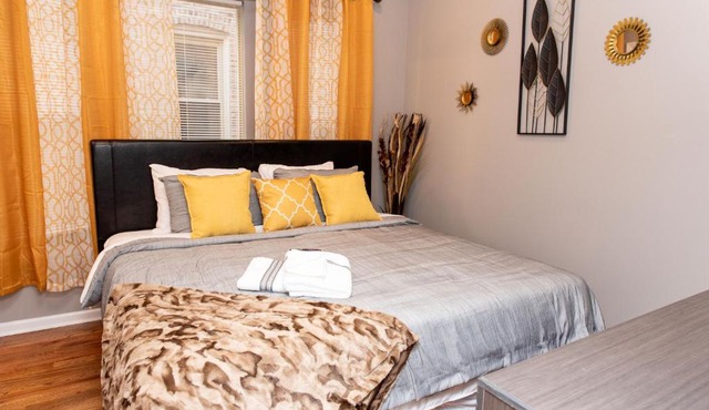 Luxurious Stay at Modern Apartment with Self Check-in Mins Frm Downtown