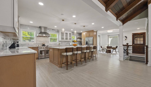 Luxurious Stay, Pool, Hot Tub, Multifamily, Braves Stadium 3 miles