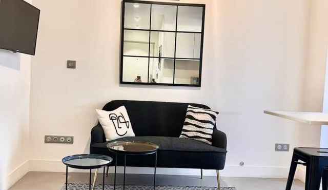 Luxurious Studio w/separate sleeping area