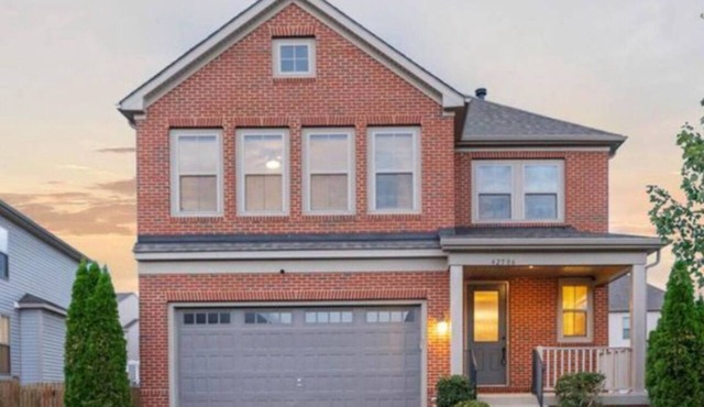 Luxurious Stylish 5BD+Office/13Mins IAD Airport