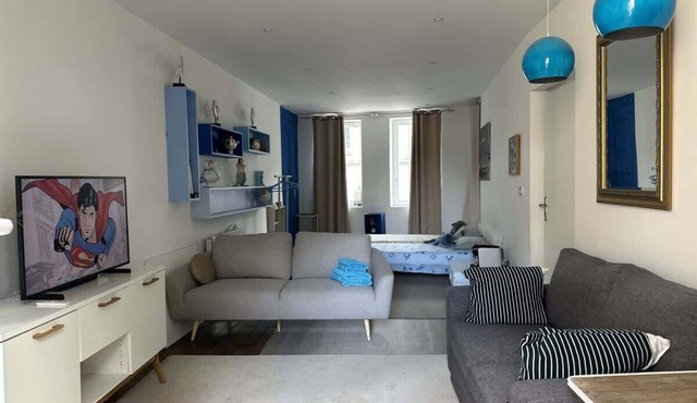 Luxurious Suite w/Private Terrace in Dun-le-Palestel