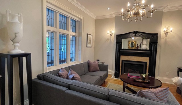 Luxurious Suite in the Heart of Little Italy