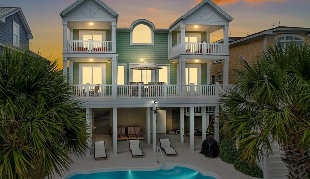Luxurious Sunset Beach Home On The Water With Pool, Boat Dock and Golf Cart