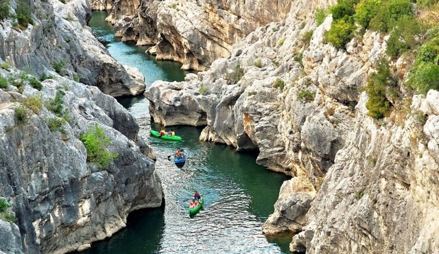 Luxurious tent tent near Lac du Salagou